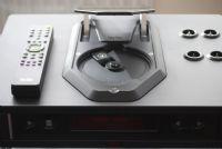 Rega Isis open